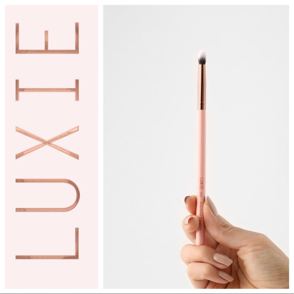 LUXIE EYESHADOW BRUSH 243 PRECISION BLENDING BRUSH ROSE GOLD NWT